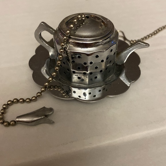 Two tea strainers infusers vintage tea pot and moon w trays - Picture 3 of 9